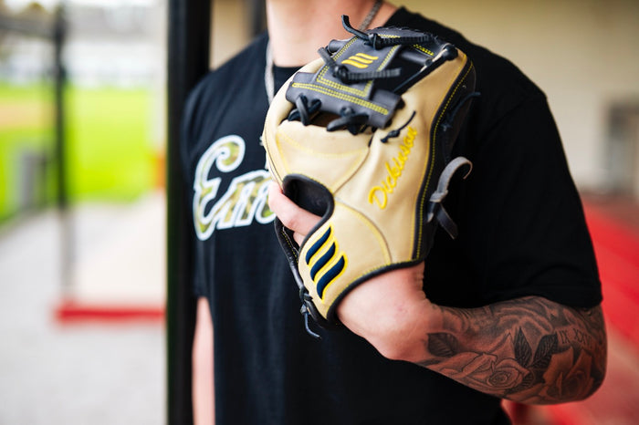 Emery Glove 9