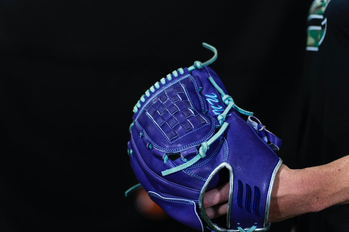 Emery Glove 10