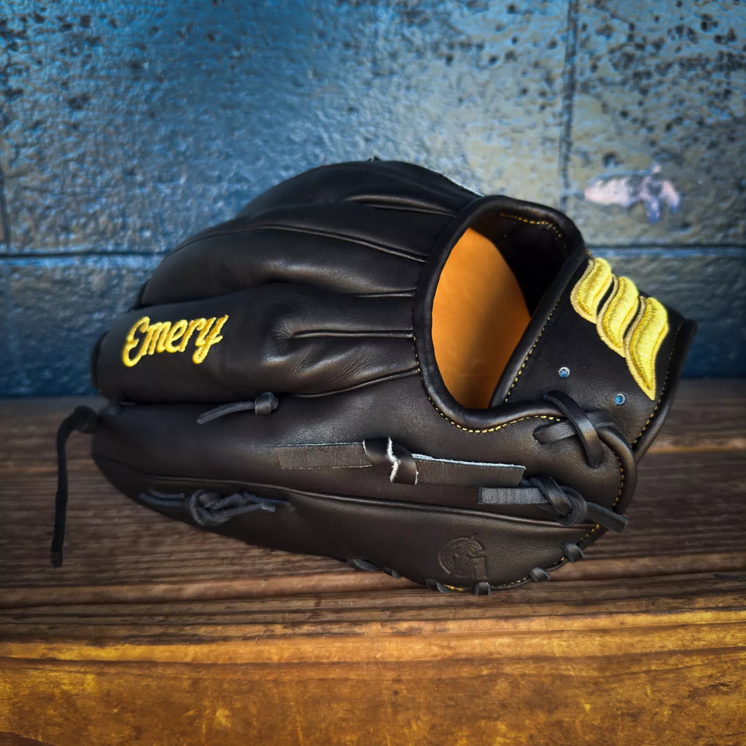 sold out‼️AimeLeonDore(エメレオンドレ)イーチップグローブ Emery Summit Pro 1627 Infield Glove – Black / Gold – Emery Glove Co.