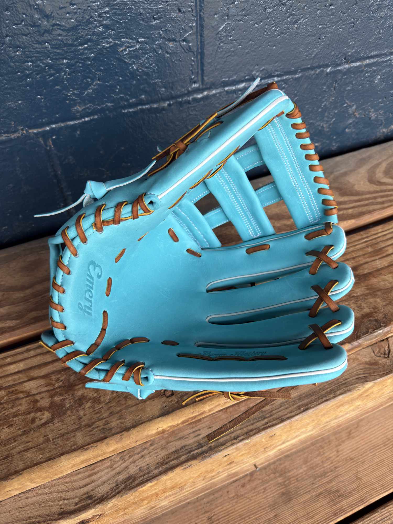 Summit Series – Emery Glove Co.