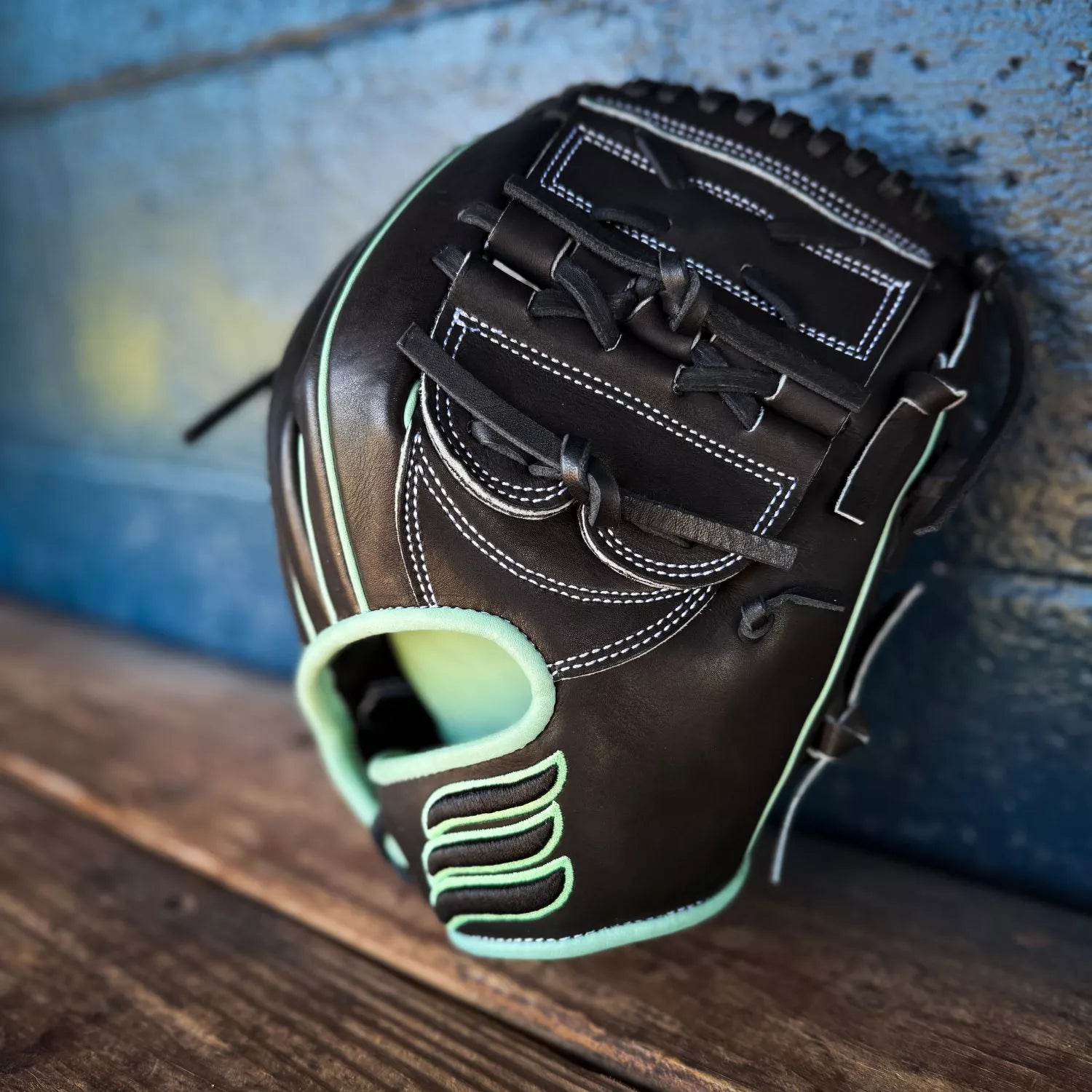Summit Series – Emery Glove Co. Summit Series – Emery Glove Co.