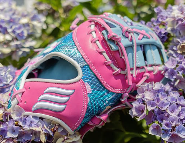 Emery Glove 11